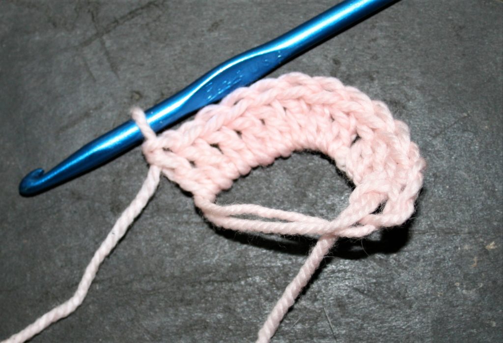 Magic loop, magic ring, magic circle in crochet step 5