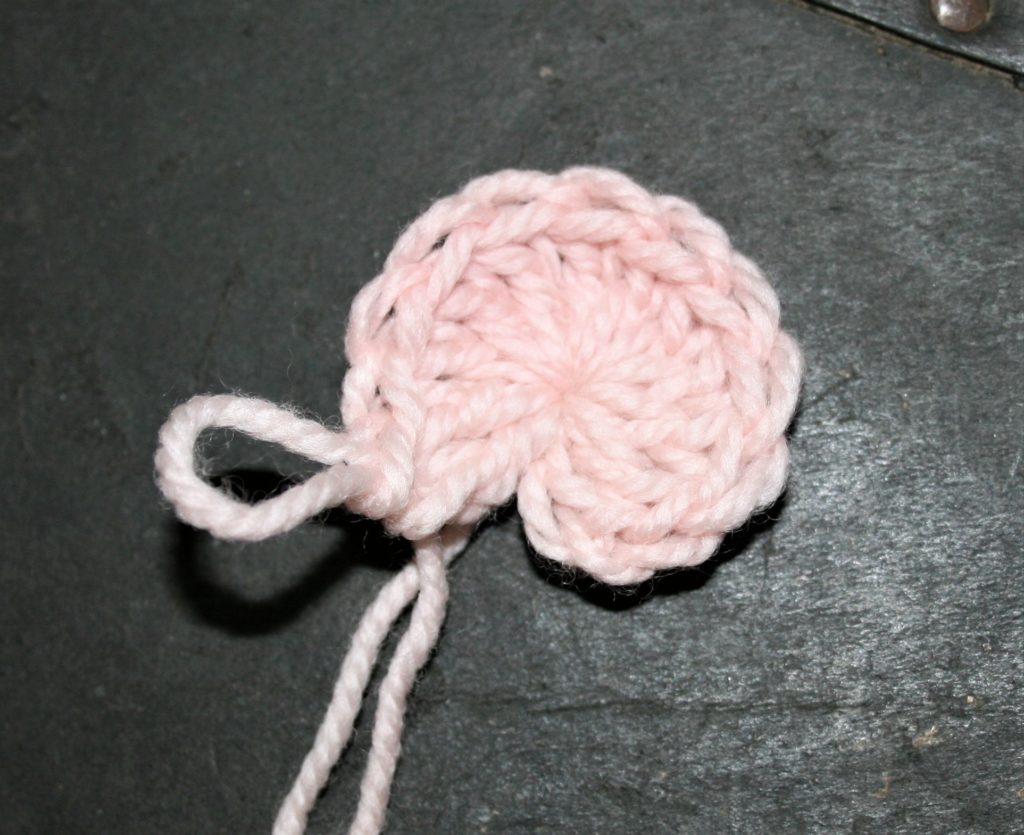 Magic circle, magic loop, magic ring in crochet final step